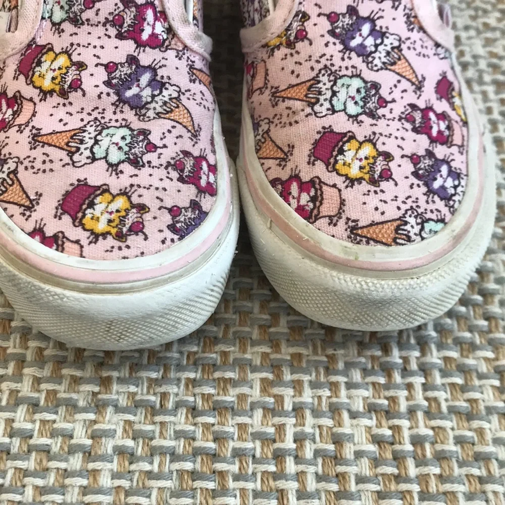 Vans Slip On Sneakers (size 11)